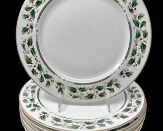 Royal Holly Holiday Dinner Plates