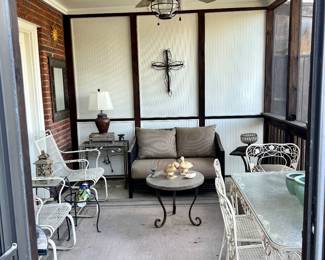 Vintage indoor/outdoor dining
