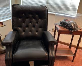 Leather chair recliner