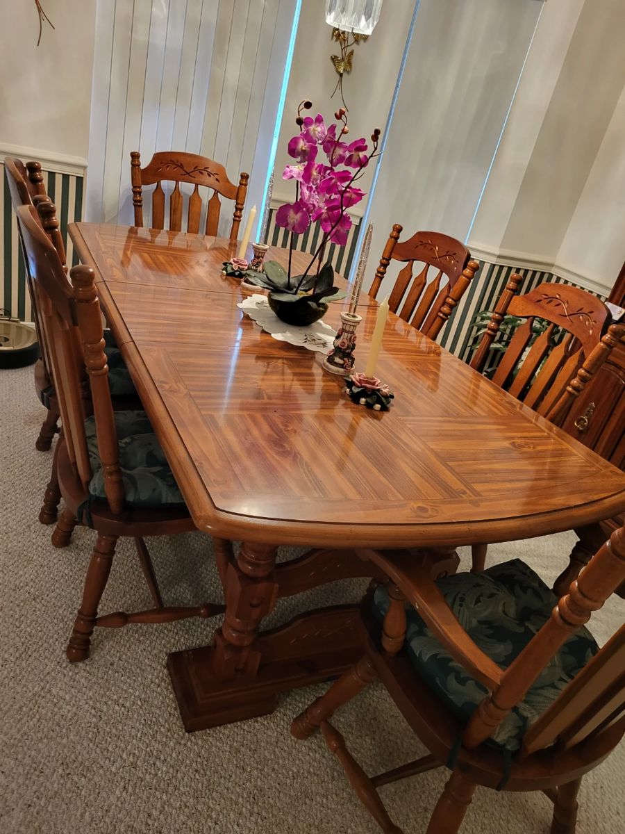 C & W Estate Sales in Pace starts on 10/6/2023