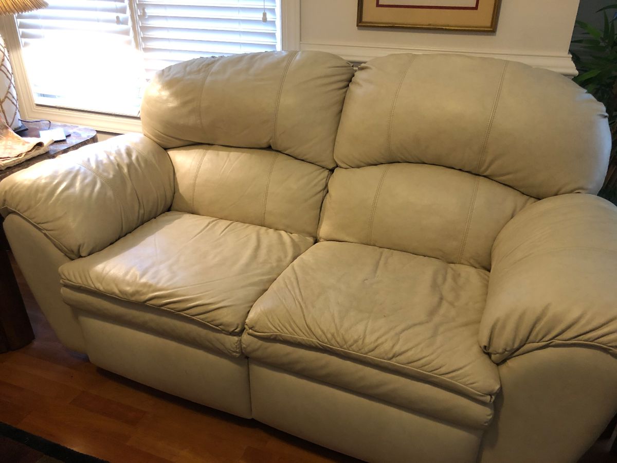 CONOVER (CAMBRIDGE PL) ESTATE TAG SALE BY... starts on 10/6/2023