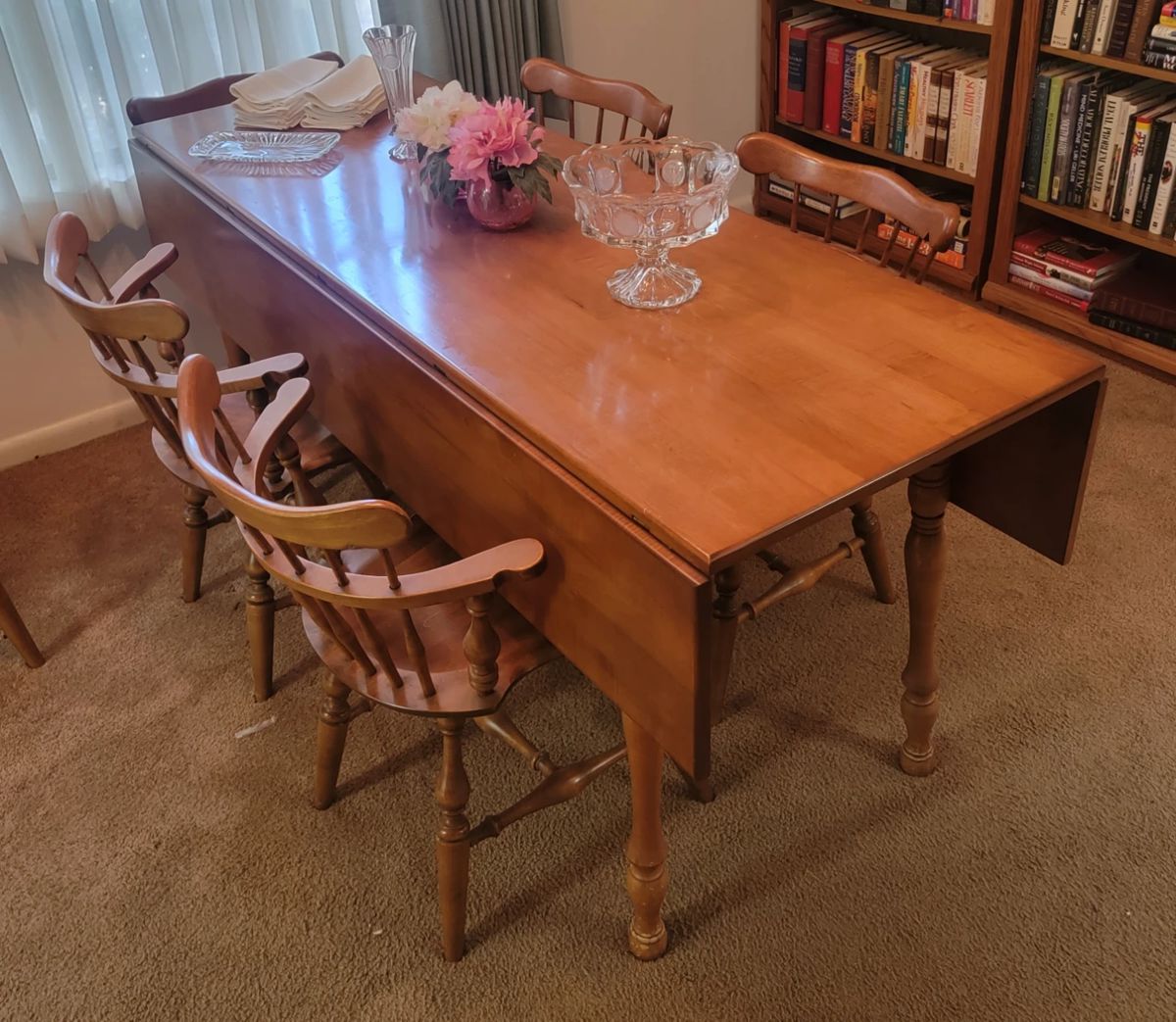 Maple Harvest Drop Leaf Table with 6 Chairs