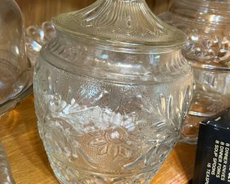 sandwich glass cookie biscuit jar