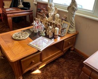 Coffee table with storage