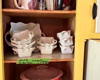 Cordon Bleu white crimped bakeware - Pink Pyrex bakeware