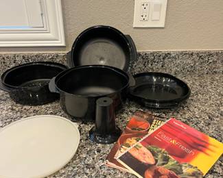 Tupperware Stack cooker with recipe books 