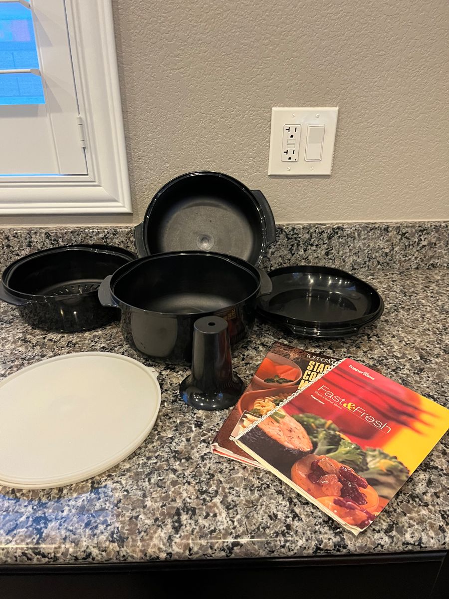 Tupperware Stack cooker with recipe books 