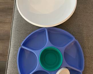 Tupperware Serving Center 