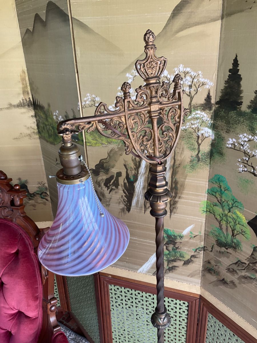 Mini Estate Sale with Antiques in Saunemin, IL starts on 10/7/2023