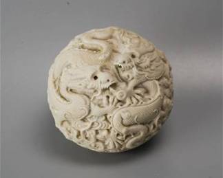 Fine Wang Bingrong Carved White Porcelain Small Round Box w/Dragons
