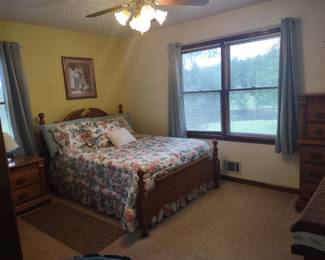 Queen/Twin Oak bedroom set: headboard, footboard, rails, box spring, mattress, chest of drawers, nightstand