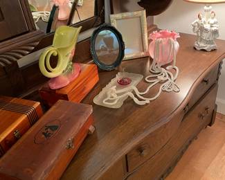 Cedar boxes, Hull vase, Fenton 