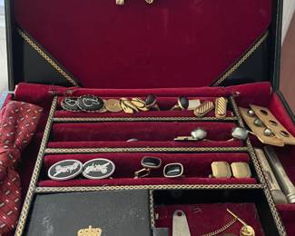 Cuff links & tie tacks/bars