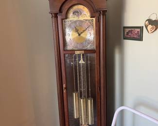 Grandfather Clock $150!! Will pre-sell furniture ONLY!!
