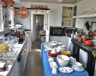 TONS of Kitchen Stuff!!!