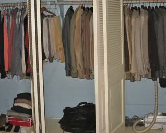 Over 30 Fine Men's Sports Coats from Carrol & Co, Brooks Brothers, Polo, etc. and a Tux.  40 R