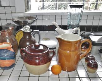 TONS of Kitchen Stuff!!!