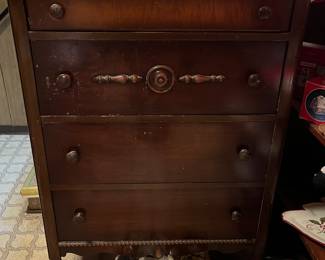 Antique chest of drawers