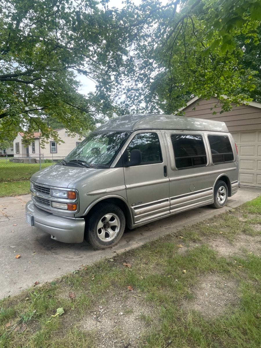1999, 89,222 miles, runs great, needs some body work $7250