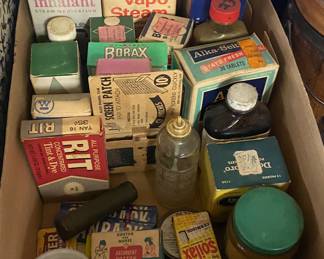 Assorted Vintage Kitchen and Bathroom Items