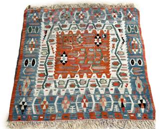 SMALL KILIM RUG | l. 47 x w. 44 in