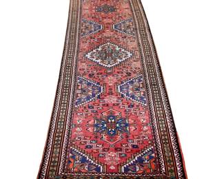 20TH CENTURY PERSIAN RUNNER | Contemporary runner having 3 medallions. - l. 123 x w. 33 in