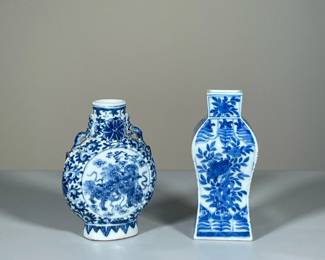 CHINESE BLUE & WHITE PORCELAIN | Including a small moon flask, and a square tapering vase. - h. 6.5 in (vase)