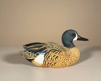 SIGNED BLUE-WINGED TEAL DRAKE FIGURINE | Limited edition Blue-winged Teal Drake from the Collection Sauvagine Waterfowl collection, numbered 120/2000. - l. 11.5 x w. 5 x h. 5 in