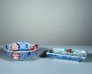 (2PC) IMARI PORCELAIN DISHES | Including footed bowl with steep sides and rolled rim, and rectangular dish with scalloped corners painted with underglaze blue central motif. - h. 2.5 x dia. 7.5 in (bowl)