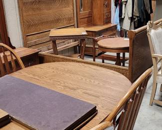 Dining Table and Chairs, beautfiul Antique Furniture!