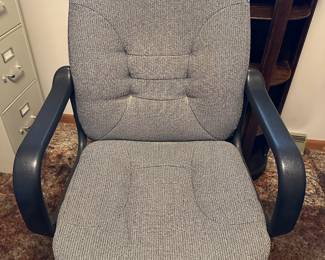 An NEAR MINT swivel office chair! (It's very comfy!) 😉
