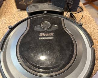 Great Shark Ion Robot Vacuum with docking station and extra accessories!