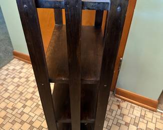 Excellent Vintage Art and Crafts/Mission Book Case! Would compliment any decor! 