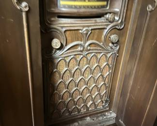 Got the key today! Initial walk through photos! MORE TO COME DAILY! Vintage 1930's Radio in Cabinet! 
