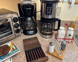 Black and Decker and Ninja Coffee Makers! Lots of smalls too! 