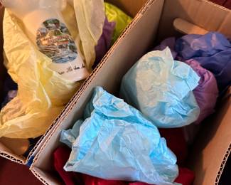 Got the key today! Initial walk through photos! MORE TO COME DAILY! Boxes FILLED with wrapped Vintage smalls tchotchkes treasures! 