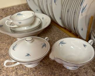 A service for 8 of a sweet and delicate Syracuse China! Set is in EXCELLENT condition! The pattern is Celeste! 