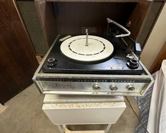 Got the key today! Initial walk through photos! MORE TO COME DAILY! Several pieces of MCM stereo equipment! 