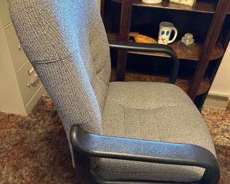 An NEAR MINT swivel office chair! (It's very comfy!) 😉