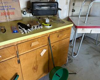 Nice table top propane grill! 