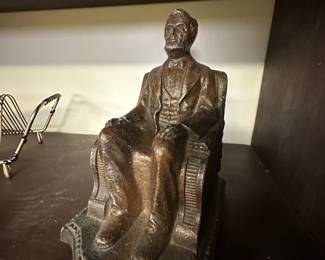 A sweet Honest Abe Lincoln Desk Statue! 