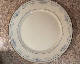 A absolutely pristine set of Lenox China! Service for 10, plus serving prices! 53 pieces in all! Carolina pattern! 