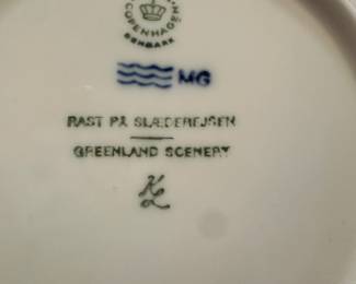 A beautiful set of Royal Copenhagen blue decorator playes! 