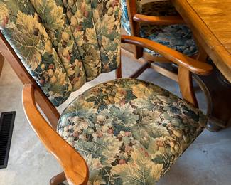 Got the key today! Initial walk through photos! MORE TO COME DAILY! Fantastic Pedestal Dinning Table and 6 Rolling Captains Chairs! Excellent condition! 