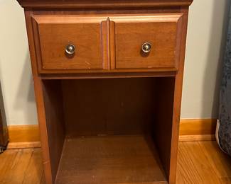 Cute little SOLID maple nightstand with drawer! 