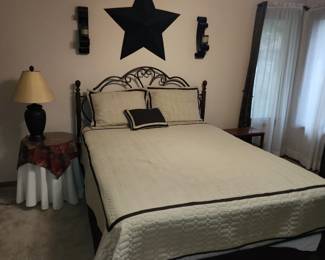 Queen size Serta brand new bed