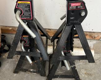 Jack stands
