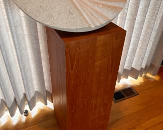 Sculpture on pedestal by Masayuki Nagase, name of piece is "Passage". 