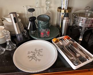 assorted kitchen items