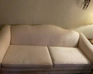 Beautiful spotless sofa & very comfortable